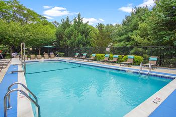 Spacious pool